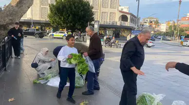 Serikli Çiftçi Mahsulü Çöpe Gitmesin Diye Marullarını Dağıttı!